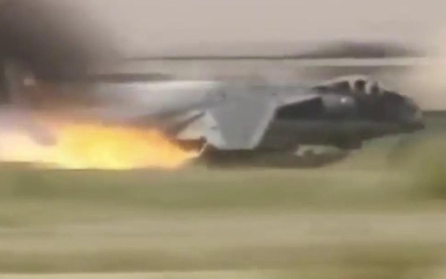[VIDEO] Những pha "gãy cánh" tàn khốc của máy bay quân sự