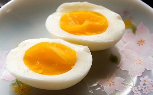 Nhập viện vì suốt ngày ăn trứng