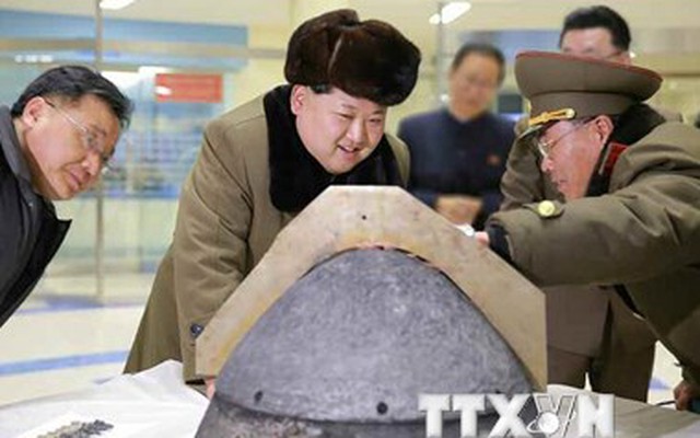 Ông Kim Jong-Un ra lệnh thử nghiệm động cơ tên lửa đẩy cỡ lớn