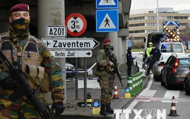 Kẻ đánh bom liều chết ở sân bay Bỉ từng canh giữ các con tin của IS