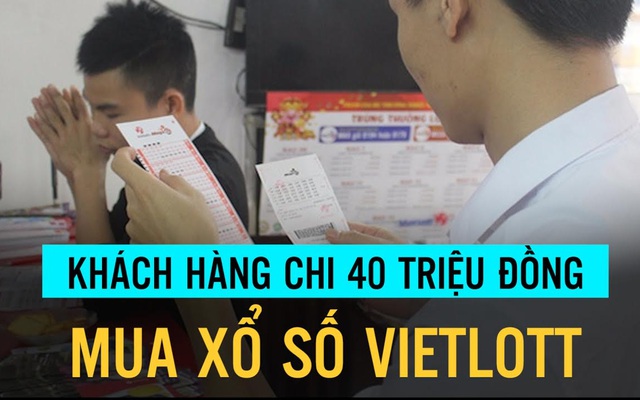 [VIDEO] Hai vị khách "VIP" bỏ ra tổng cộng 62 triệu đồng mua xổ số Vietlott ở Hà Nội