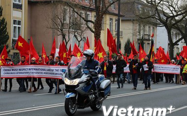 Người Việt ở Đức phản đối Trung Quốc gây căng thẳng Biển Đông
