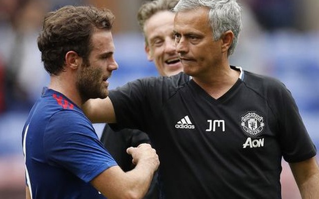 Man United thua nhục nhã, Mourinho vẫn nói "tôi hạnh phúc"