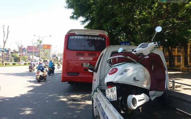 Hà Nội: Nữ sinh đi xe máy điện mới bị ô tô cán tử vong
