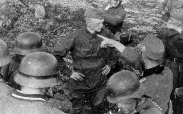 Câu chuyện về bức ảnh chiến sĩ Hồng quân Liên Xô trước giờ xử bắn