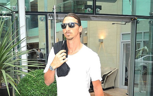 Lý do Ibrahimovic đưa gia đình rời khỏi khách sạn 5 sao