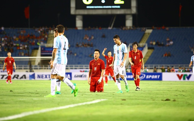 Vì sao U22 Việt Nam siêu tệ nhưng HLV U20 Argentina chỉ toàn... khen?