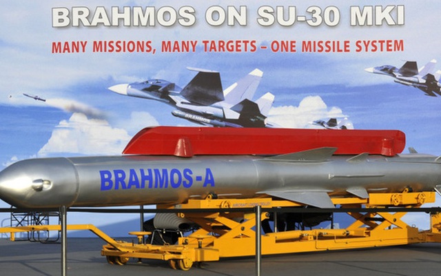Nga trực tiếp ngăn cản, Ấn Độ chỉ có cửa xuất khẩu BrahMos "không đối hạm" cho đồng minh?