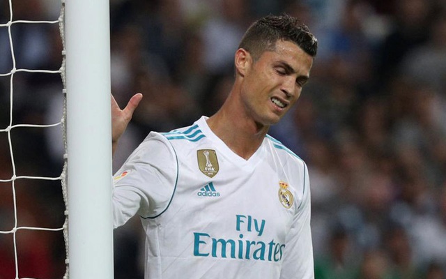 Ronaldo trở lại, Real Madrid thua khó tin, bị Barca cho "ngửi khói"