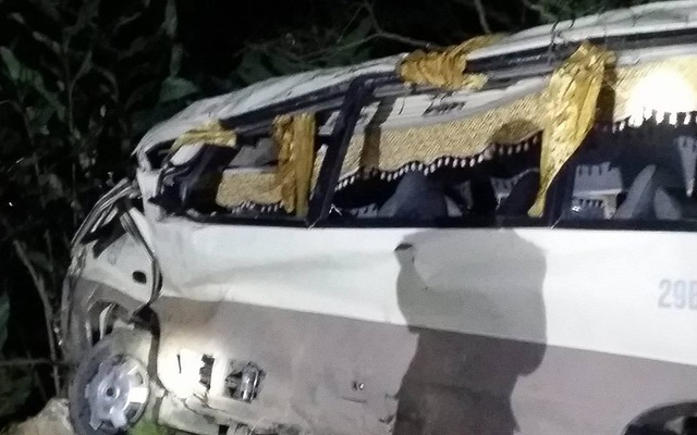 Xe khách Sa Pa - Lào Cai rơi xuống vực, 1 người chết, 22 người bị thương