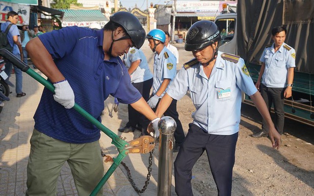 "Quyết liệt lập lại trật tự lòng lề đường nhưng cũng phải nghĩ đến người nghèo"