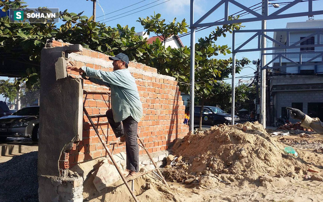 Cán bộ quận ủy ở Đà Nẵng xây quán cà phê không phép trên đất công