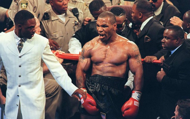 “Vua boxing” Joshua đòi vĩ đại như Mike Tyson: Vô địch nhưng không cắn tai