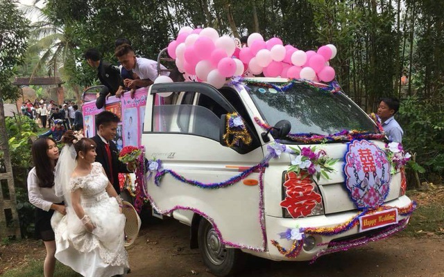 Xe tải thành xe hoa rước dâu ở Nghệ An: Người thích thú, người chê bai