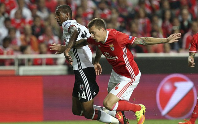 "Biến số" bất ngờ trong thương vụ Lindelof, Benfica thách thức Man United