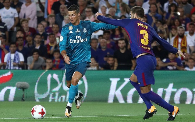 Ronaldo nhận thẻ đỏ, Real Madrid vẫn đường hoàng "bắt nạt" Barca