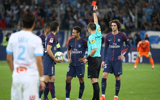 Neymar nhận thẻ đỏ, Cavani ra tay "cứu giá" PSG