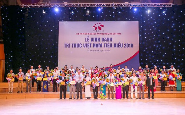 Vinh danh hơn 100 trí thức Việt Nam tiêu biểu năm 2016