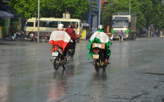 Cơn mưa "vàng" đã xuất hiện ở ngoại thành Hà Nội