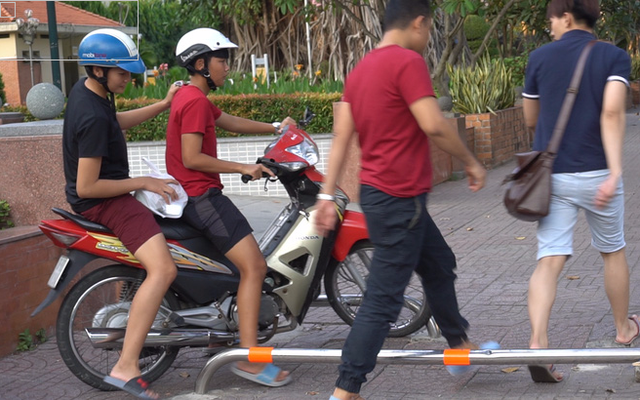 KTS Ngô Viết Nam Sơn: "Nước ngoài hầu như không ai lắp barie trên vỉa hè"