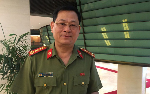 Giám đốc CA Nghệ An: 'Phát hiện công an thường phục vi phạm cứ điện, nhắn tin cho tôi'