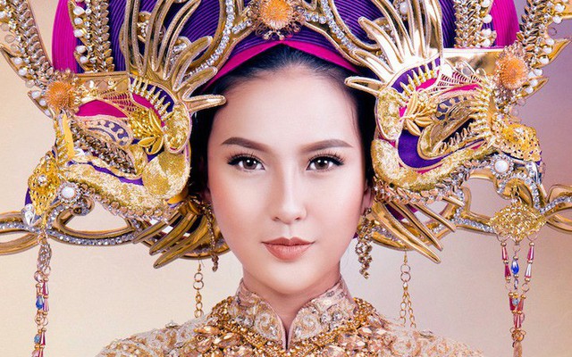 Cận cảnh trang phục dân tộc lộng lẫy của Khánh Ngân tại cuộc thi Hoa hậu Hoàn cầu 2017