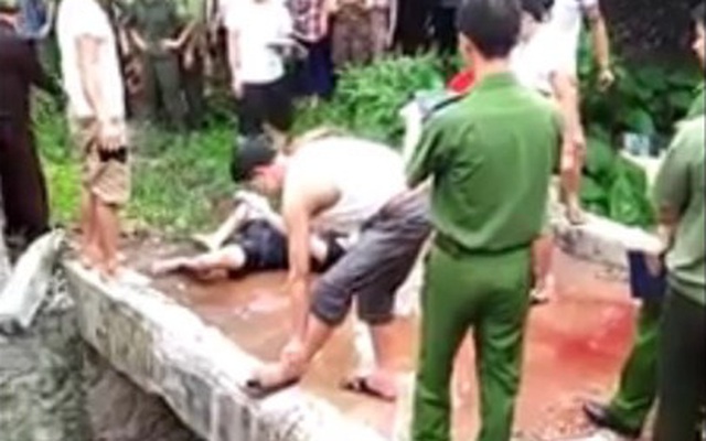 Hà Nội: Phát hiện người đàn ông tử vong dưới mương nước cùng xe máy