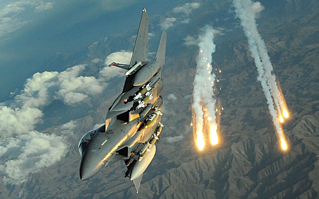 F-15 tranh tước hiệu "ông vua bầu trời", Su-35 tối tân của Nga sẽ ở đâu?