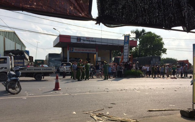 Hưng Yên: Hai xe máy va chạm, 3 người tử vong