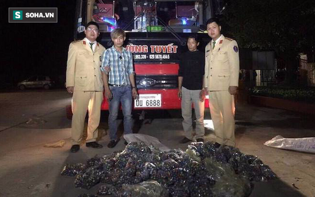 Bắt xe Lào biển "lộc - phát" giấu gần 30.000 quả pháo nổ