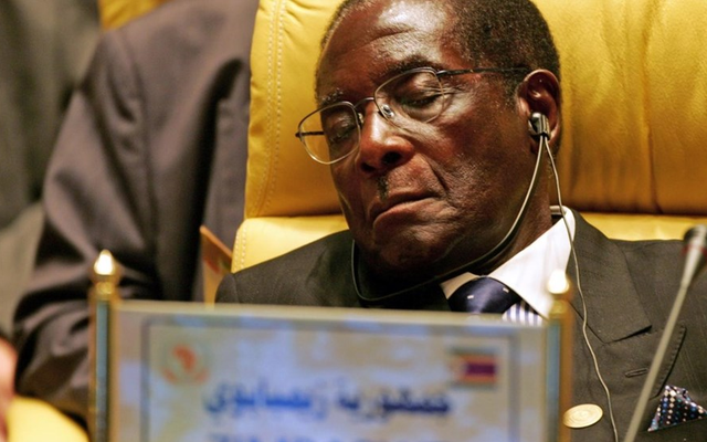 Tổng thống Mugabe từ chức vì sợ trở thành Gaddafi của Zimbabwe