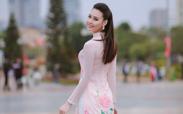 Hoa hậu Biển Thùy Trang mong manh giữa thời tiết lạnh