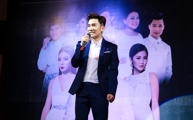 Quang Hà mời Hoài Linh giả gái, làm vợ trong liveshow