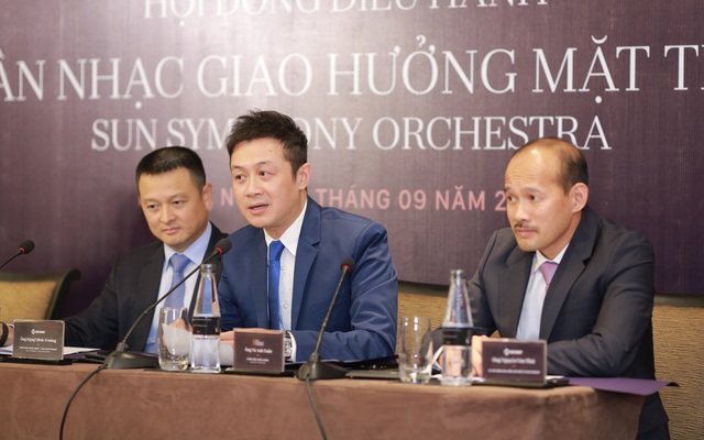 MC Anh Tuấn xúc động khi lên chức Giám đốc dàn giao hưởng