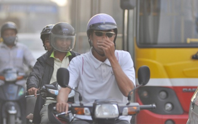 Trước tình trạng ô nhiễm không khí báo động tại Hà Nội, xe buýt nhanh BRT có ý nghĩa gì?