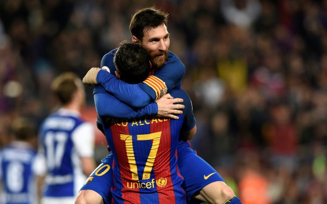 Messi tỏa sáng, Barca vẫn phải “vã mồ hôi” trước đối thủ dưới cơ