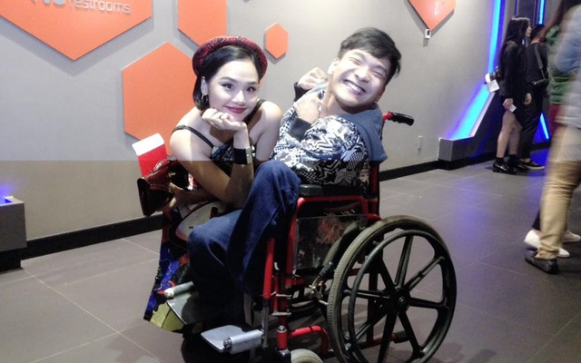 Xúc động với ca khúc mới của Thiên Ngôn - chàng nhạc sĩ ngồi xe lăn vì bệnh bại não