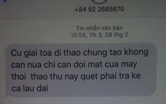 Chủ tịch xã nhận được tin nhắn "chỉ cần đôi mắt của mày. Thù này quyết phải trả"