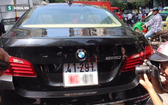 Ông Đoàn Ngọc Hải xử phạt ô tô BMW ngoại giao dán thẻ miễn trừ giả