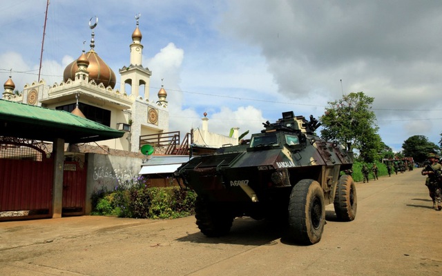 Philippines đã triển khai những vũ khí nào chống phiến quân thân IS?