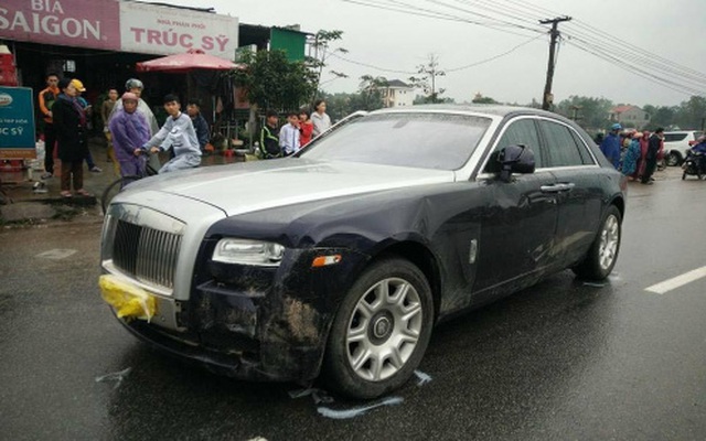 Xe sang Rolls Royce gây tai nạn nghiêm trọng trên QL1A