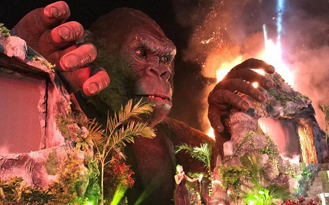 Đang công chiếu "Kong: Đảo đầu lâu", sân khấu 1 tỷ đồng bốc cháy dữ dội