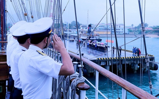 Tàu buồm 286 Lê Quý Đôn thăm Philippines và Brunei