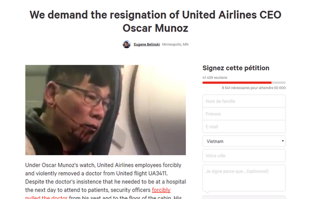 Hơn 40.000 người ký tên yêu cầu CEO của hãng United Airlines từ chức