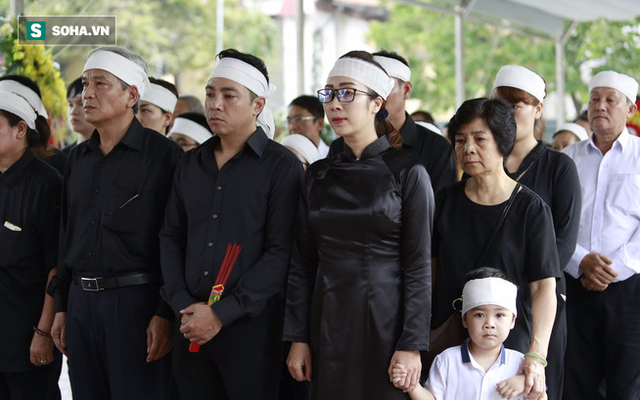 Gia đình, đồng nghiệp nghẹn ngào ở đám tang NSƯT Duy Thanh