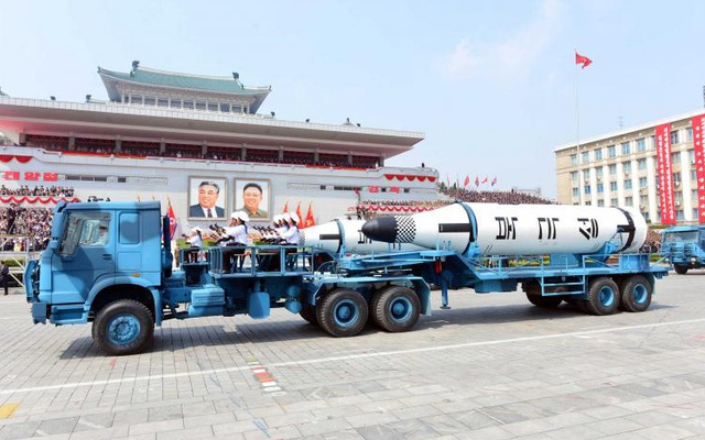 Reuters: Triều Tiên dùng xe tải Trung Quốc chở tên lửa đạn đạo trong lễ duyệt binh