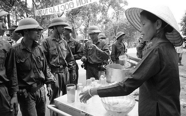 Cà phê miễn phí ngày toàn thắng