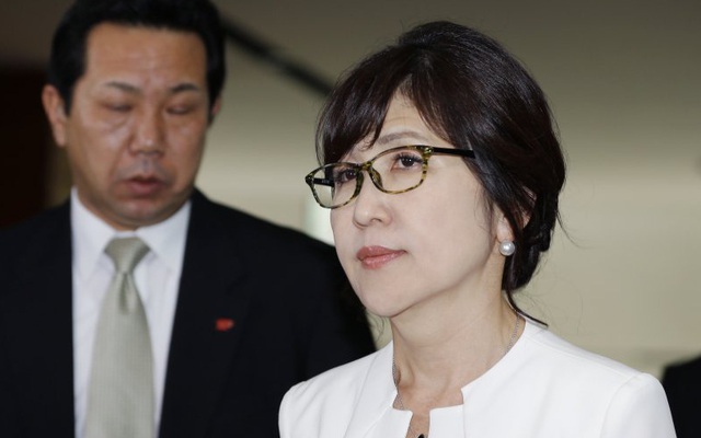 Bộ trưởng quốc phòng Nhật Bản tuyên bố từ chức vì bê bối bưng bít thông tin
