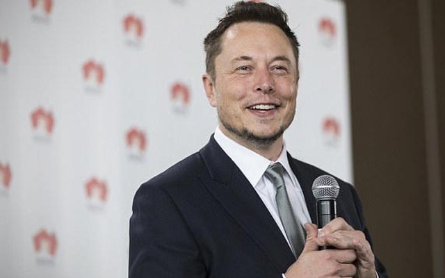 Elon Musk tiết lộ kế hoạch chế tạo pin "khủng" nhất thế giới