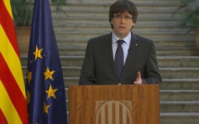Dù bị sa thải, chính quyền Catalan vẫn tuyên bố tiếp tục làm việc bình thường